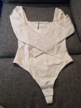 Aritzia Casual Contour Squareneck Bodysuit